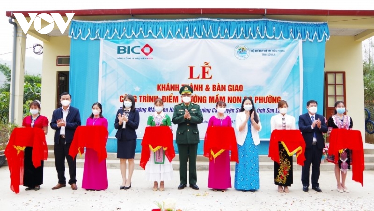 Bộ đội biên phòng Sơn La bàn giao điểm trường cho trẻ em nghèo vùng biên giới